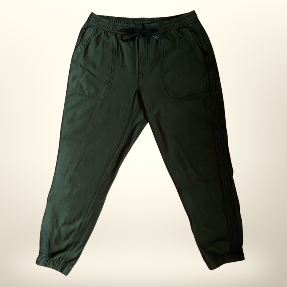 Athleta size M jogger pant in dark green.